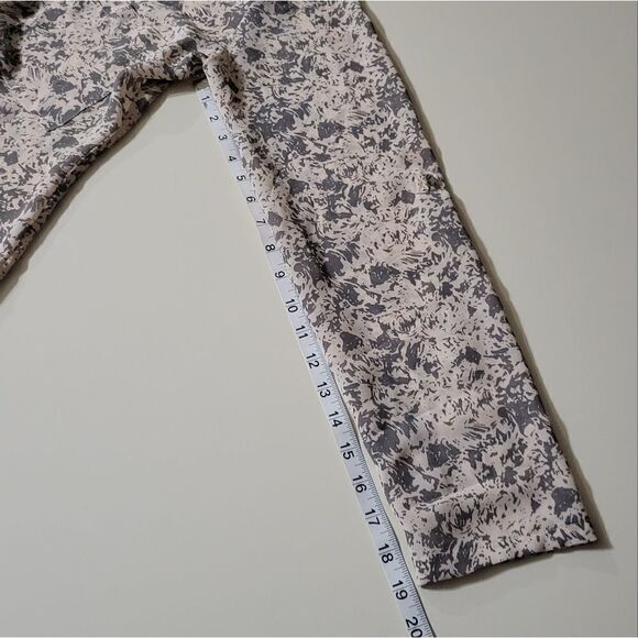 BKE Women's Long Sleeve V-Neck Button-Down Blouse - Picture 6 of 12